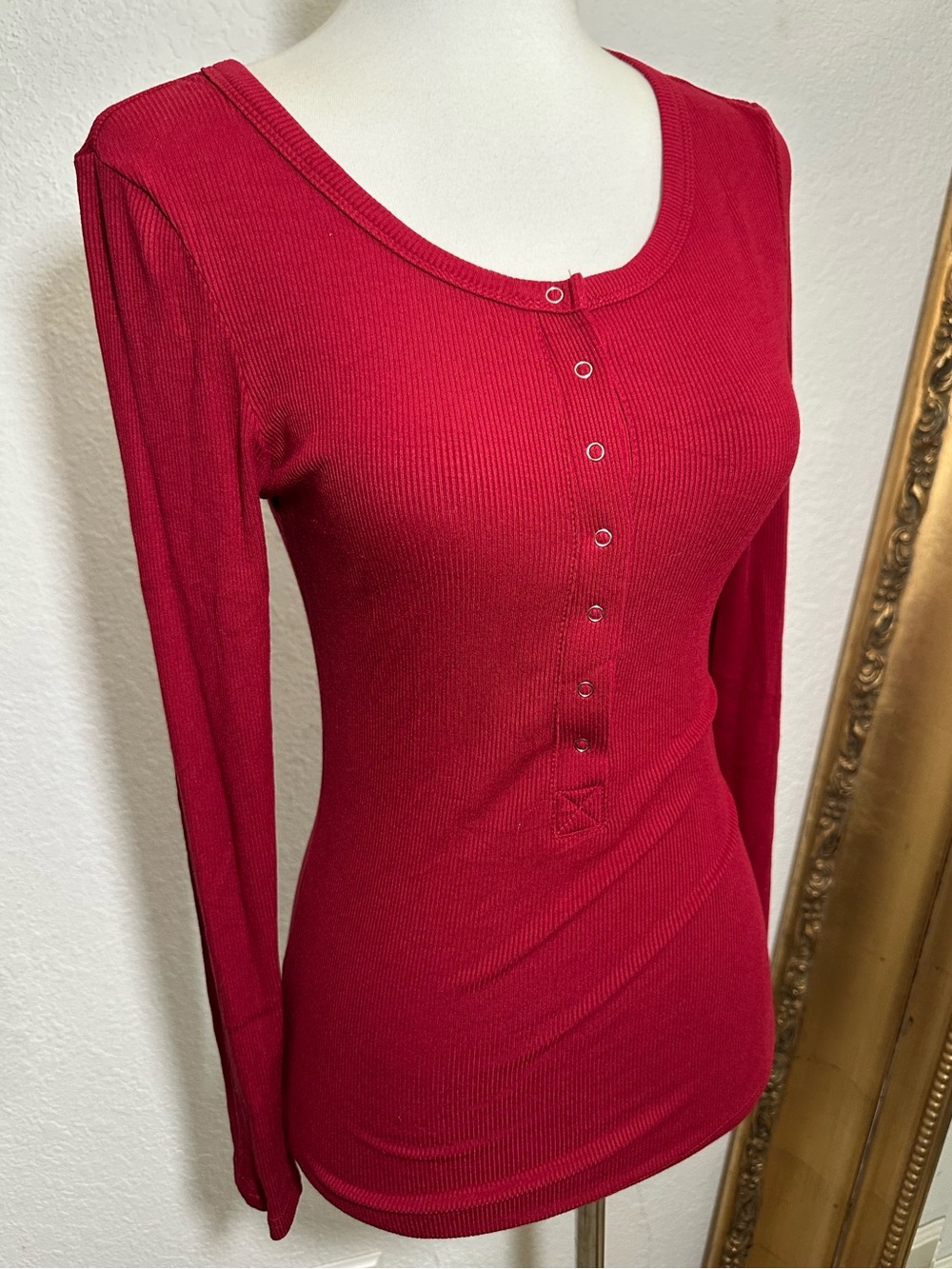 New Amazon Bright Red Ribbed Snap Button Henley Long Sleeve Size XS